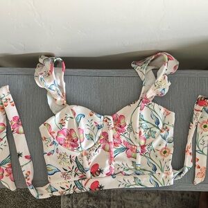 NWT Floral Summer Crop Top